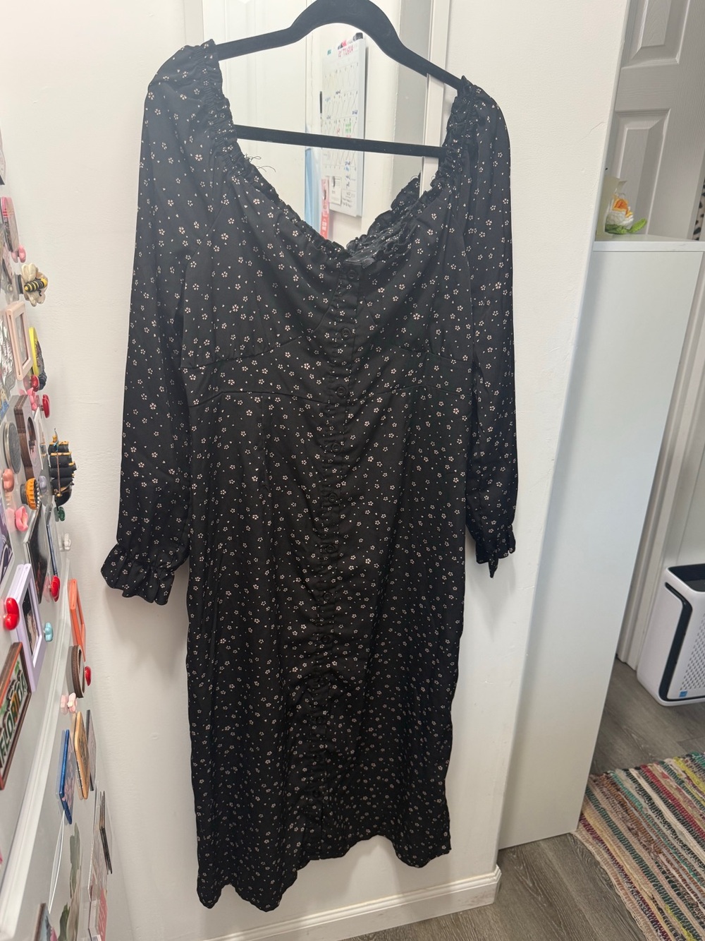 Missguided Black Floral Ruched Long Sleeve Midi Dress